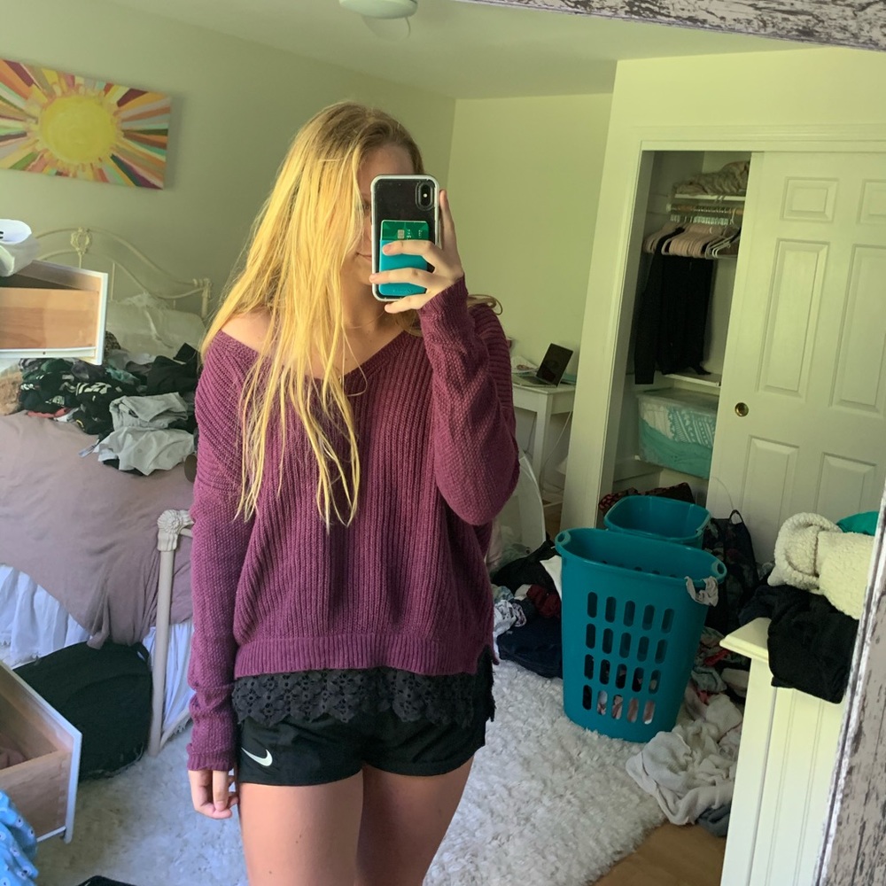 Maroon oversized sweater with black lace